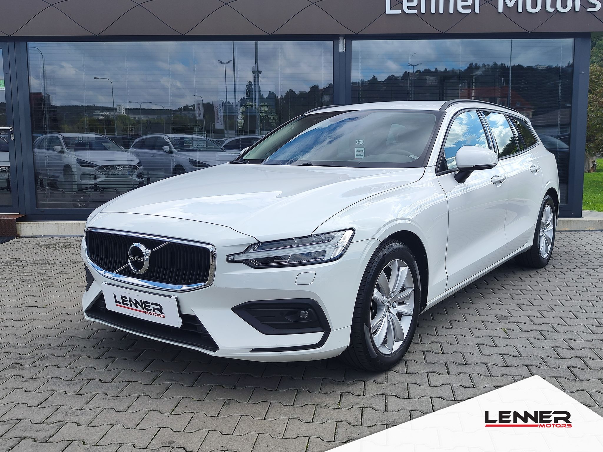 Volvo V60, B3 2.0/120kW Momentum Aut.