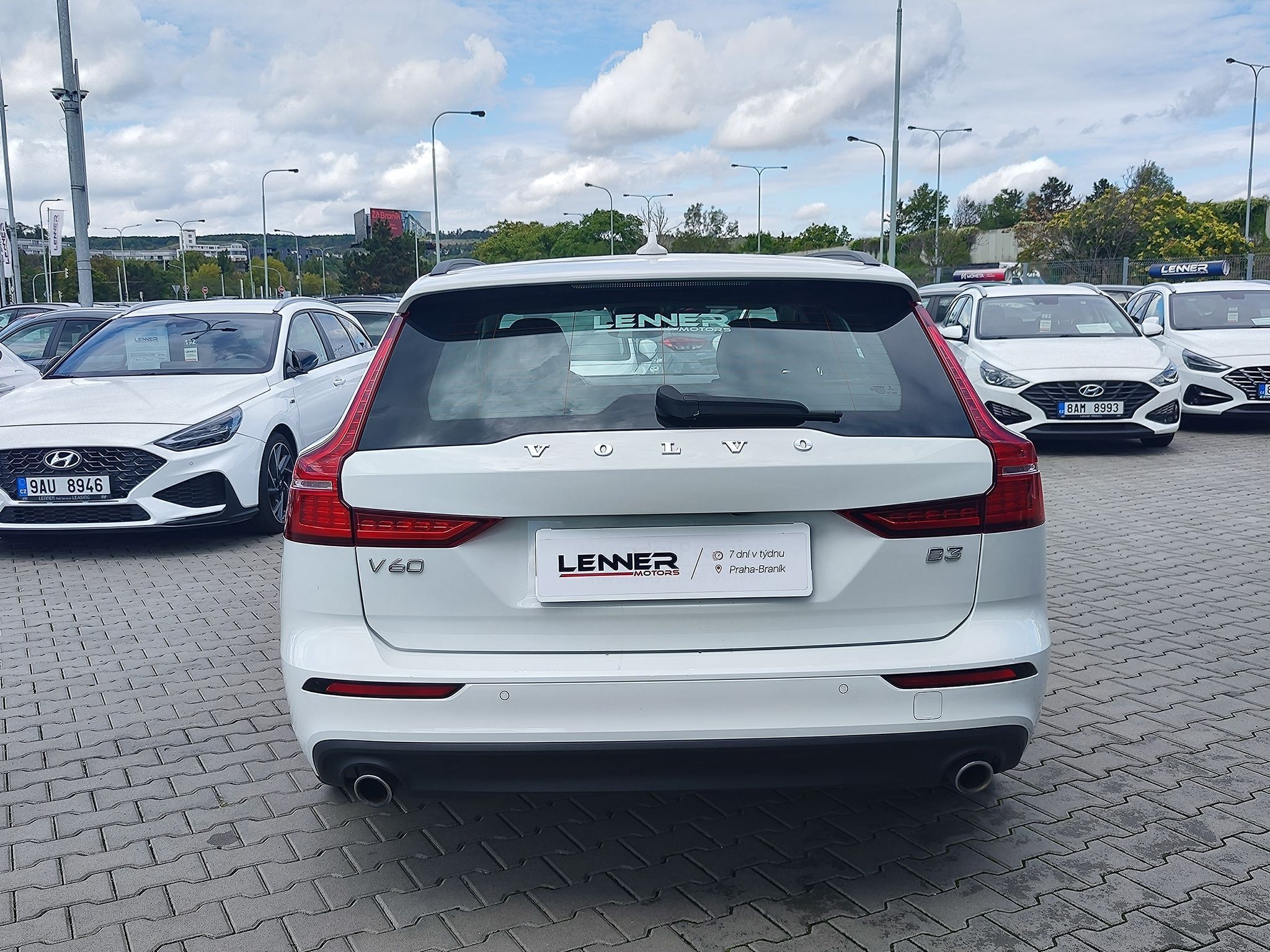 Volvo V60, B3 2.0/120kW Momentum Aut. - fotka 6