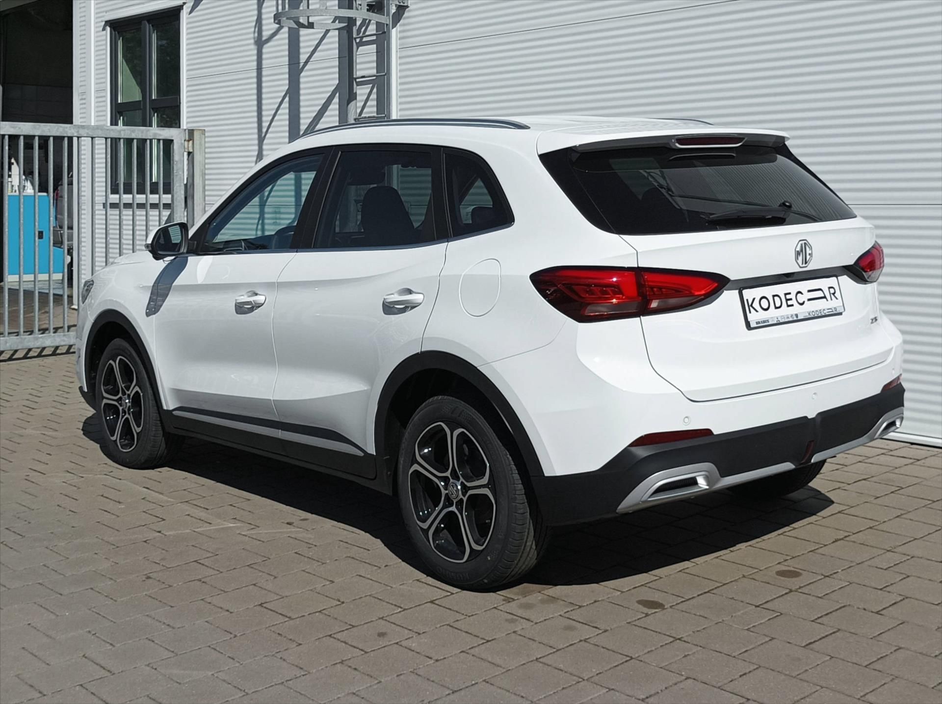 MG ZS, 1,5 DVVT 116k 5MAN  Elegance - fotka 4