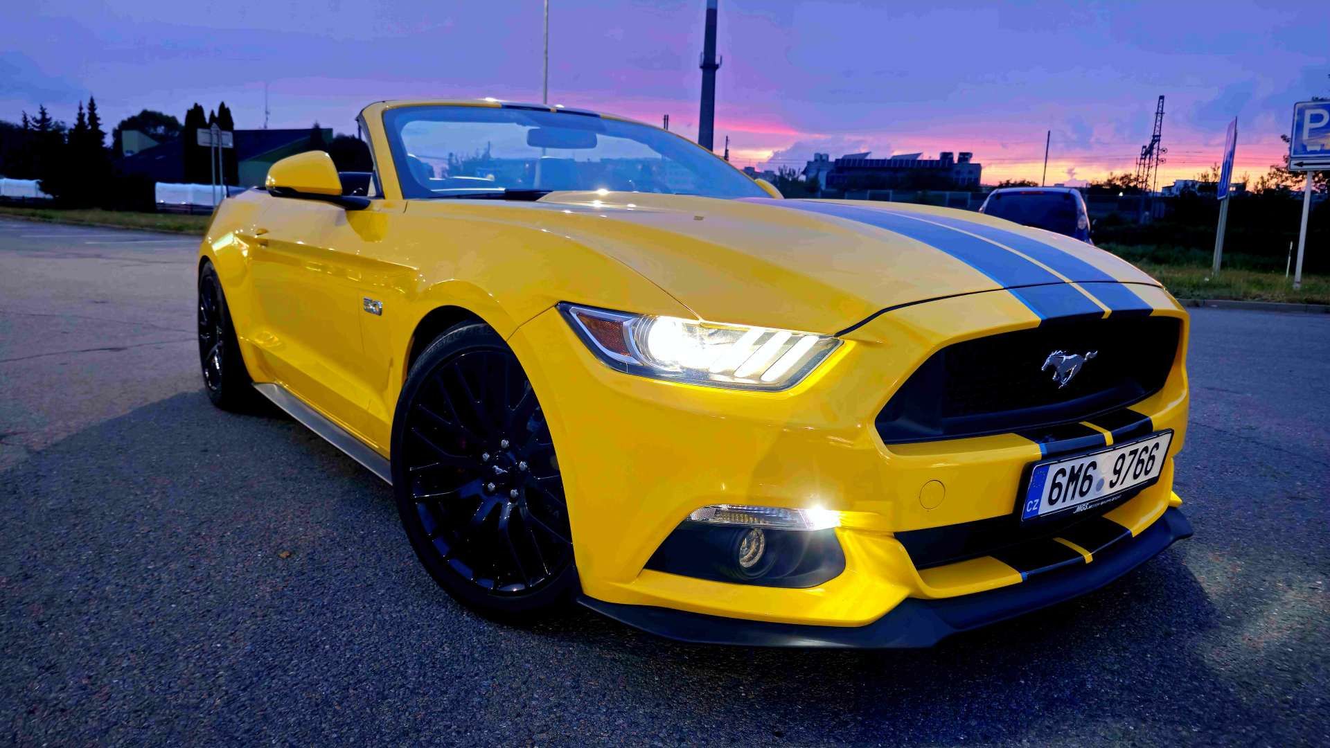 Ford Mustang, GT Cabriolet ROUSH 727 koní