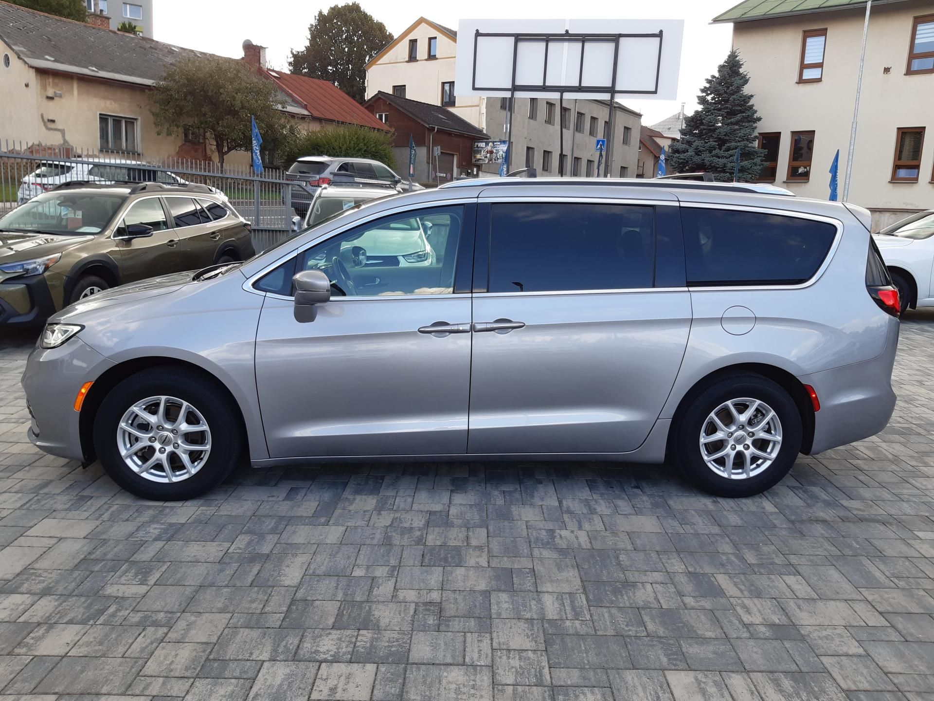 Chrysler Pacifica, 3,6L V6,kůže,7míst, Top výbava - fotka 4