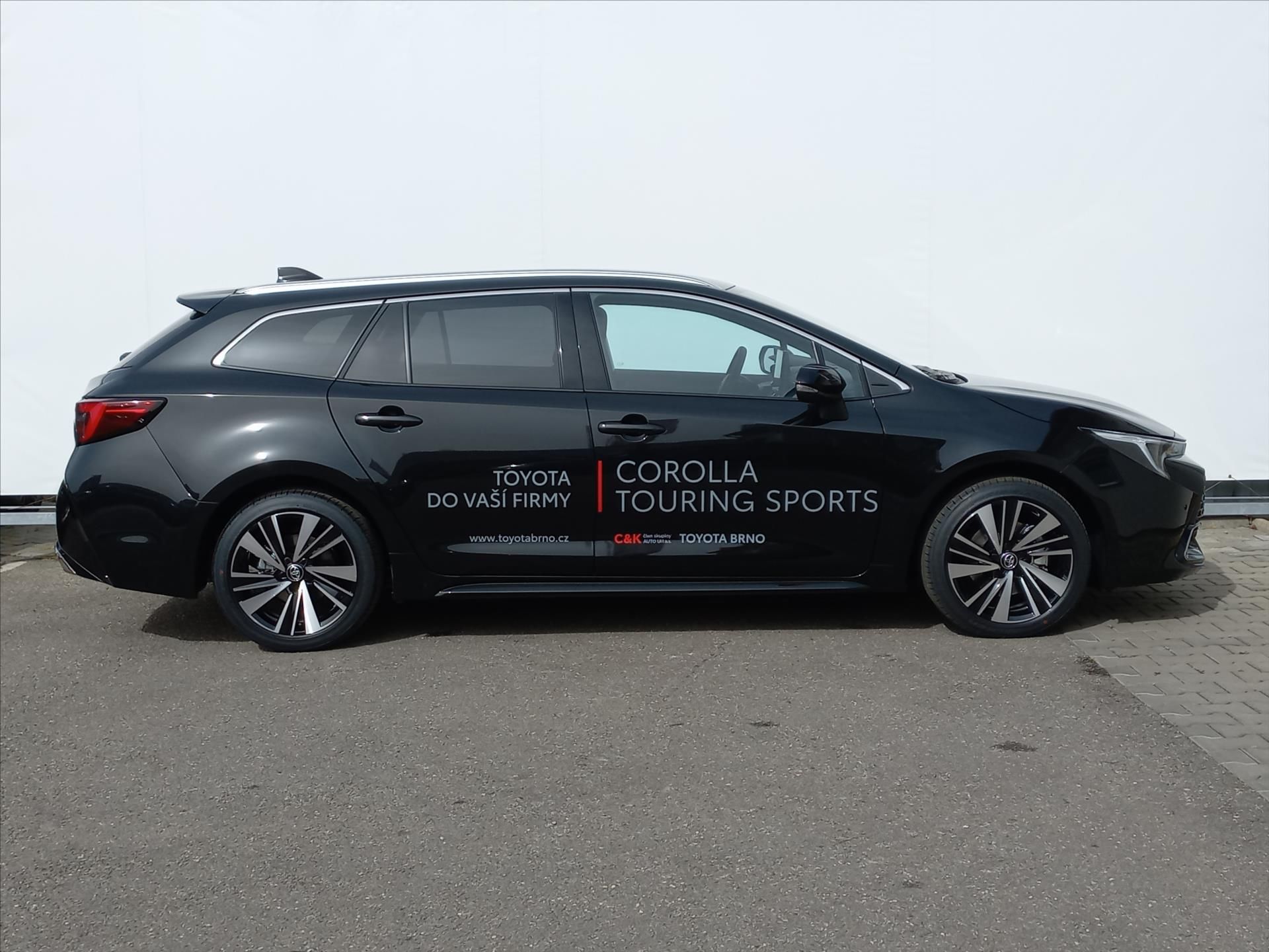 Toyota Corolla, 2,0 Hybrid e-CVT 178k  TS Styl - fotka 2