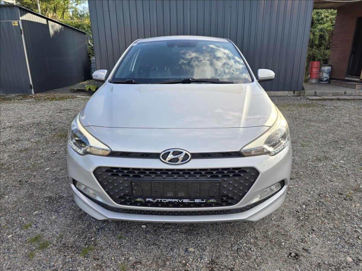 Hyundai i20, 1,3 i Sport 61 KW LED,Tempomat - fotka 2