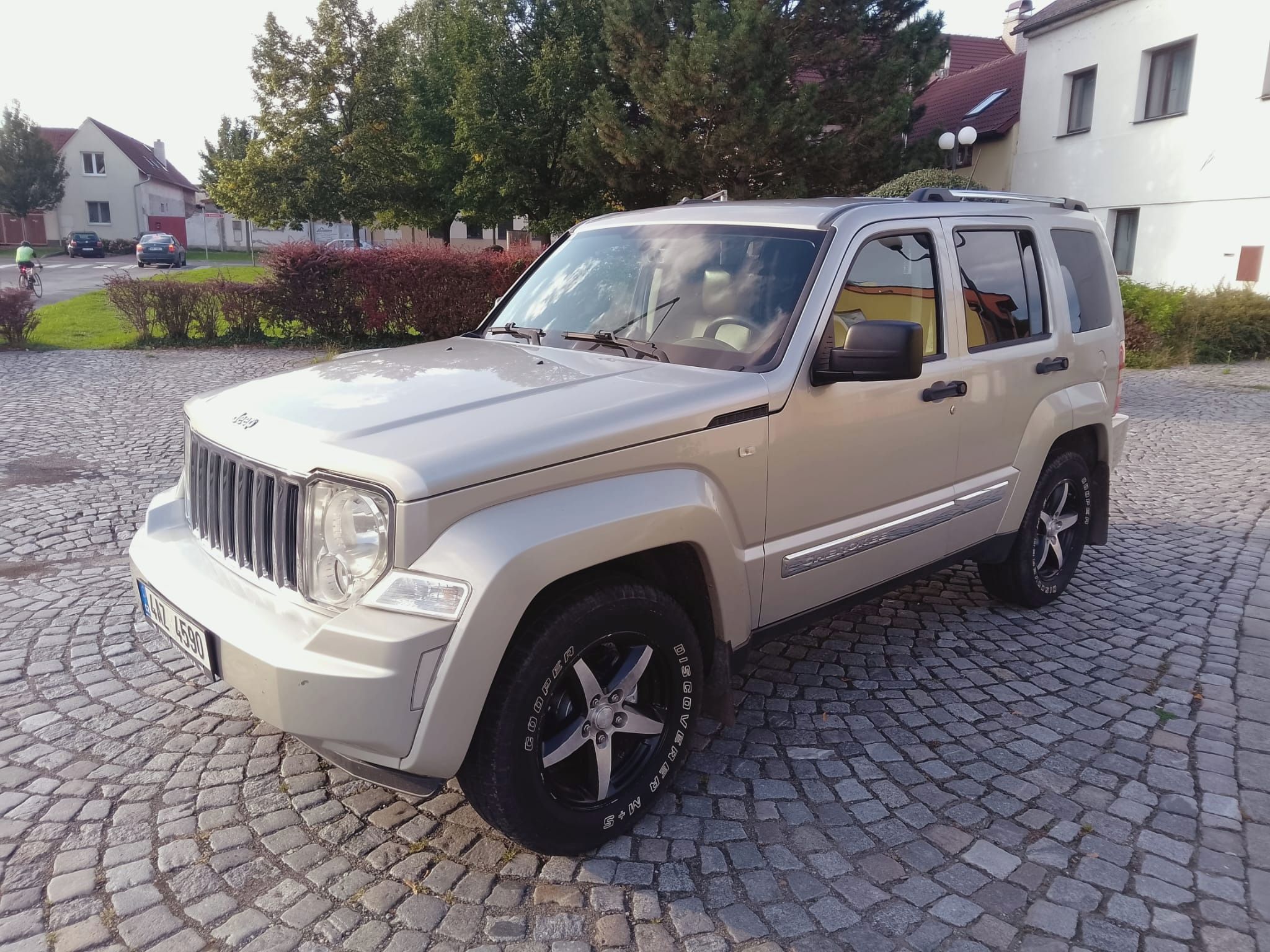 Jeep Cherokee, KK 2,8CRD130kw,LIMITED,4X4,ČR
