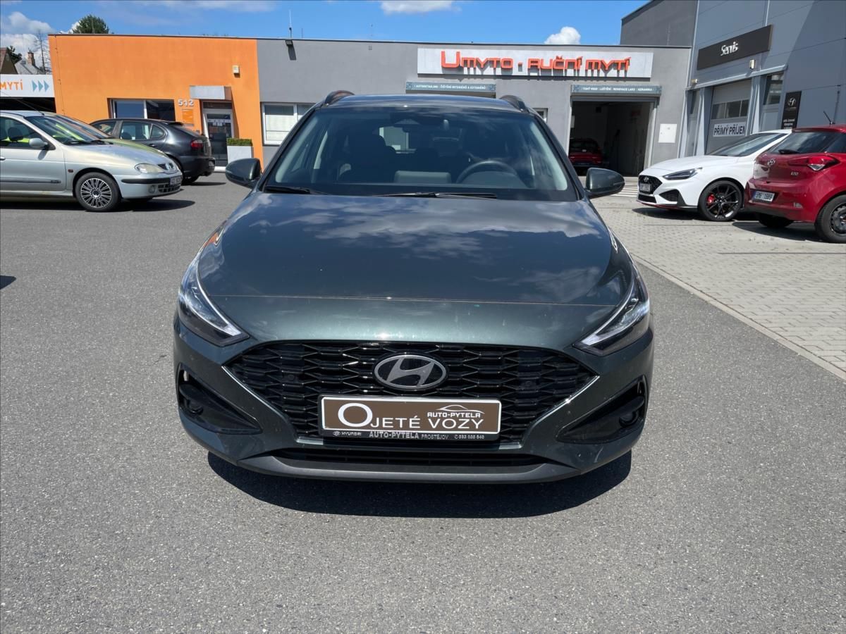 Hyundai i30, 1,0 T-GDi, MT  WG Style Safety - fotka 2