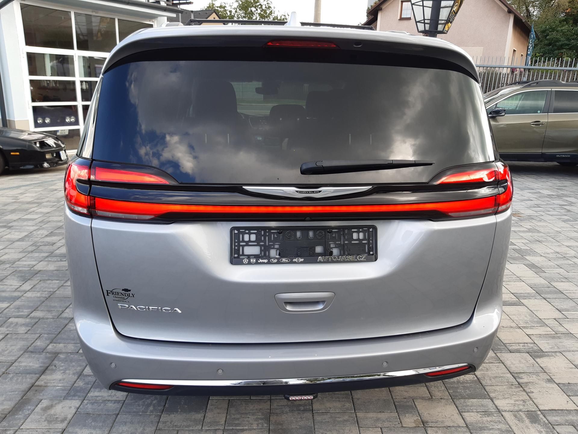 Chrysler Pacifica, 3,6L V6,kůže,7míst, Top výbava - fotka 6