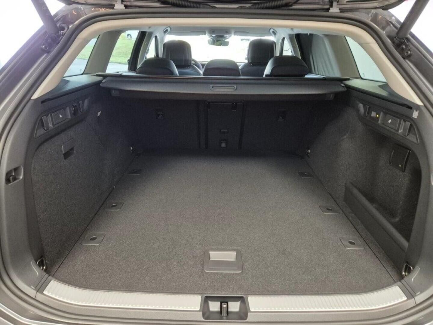 Volkswagen Passat, Elegance 2,0 TDI 110 kW  7 Aut - fotka 5