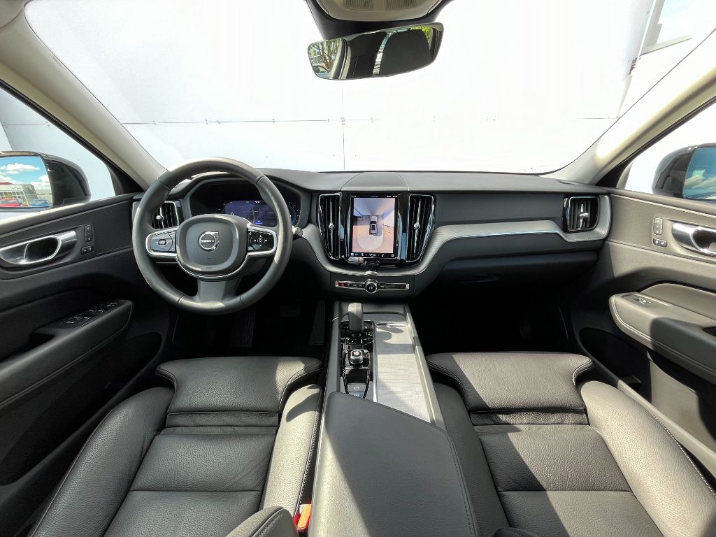 Volvo XC60, PLUS DARK B5 AWD 184kW - fotka 6