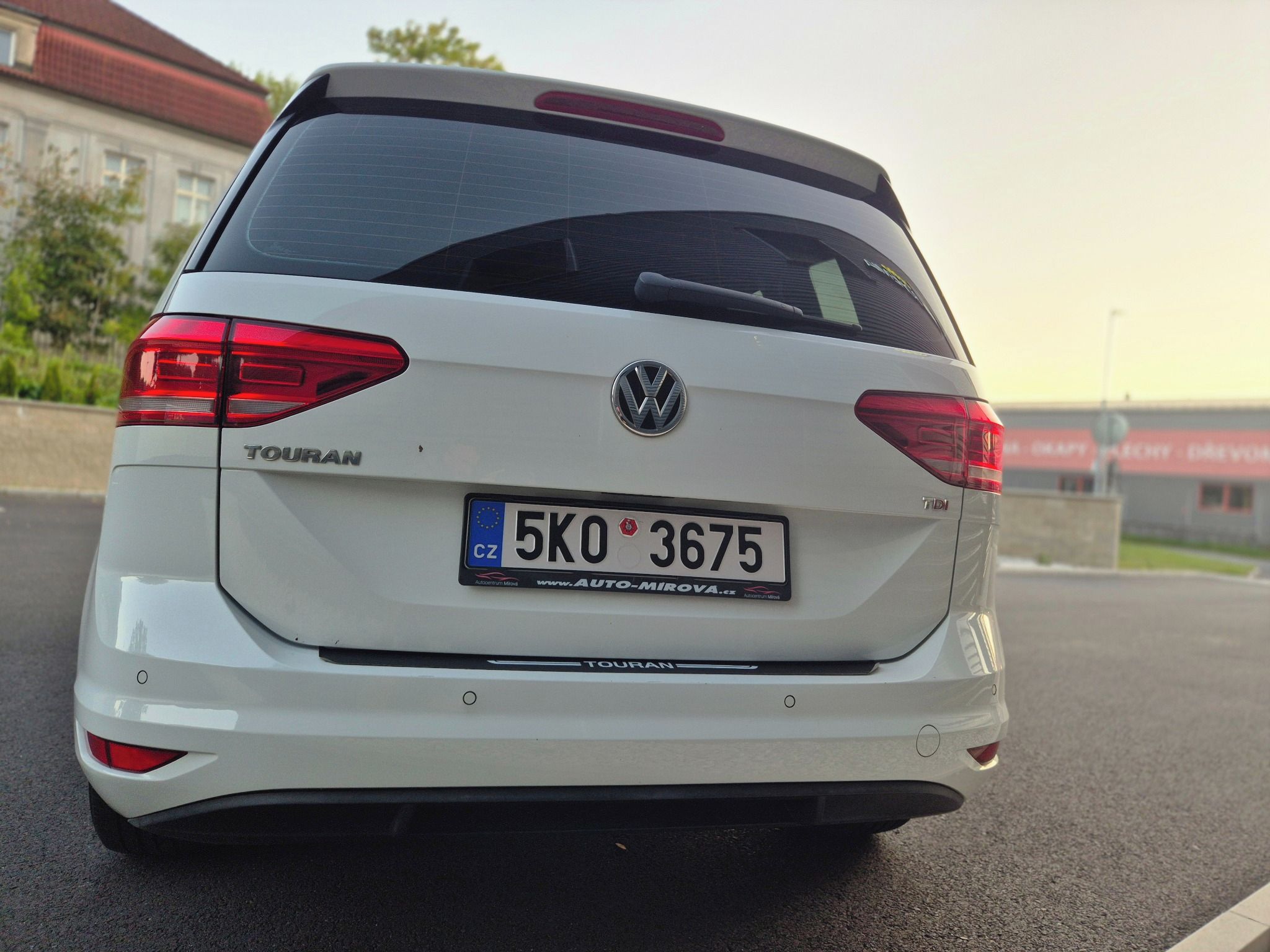 Volkswagen Touran, 2.0  TDI DSG automat - fotka 4