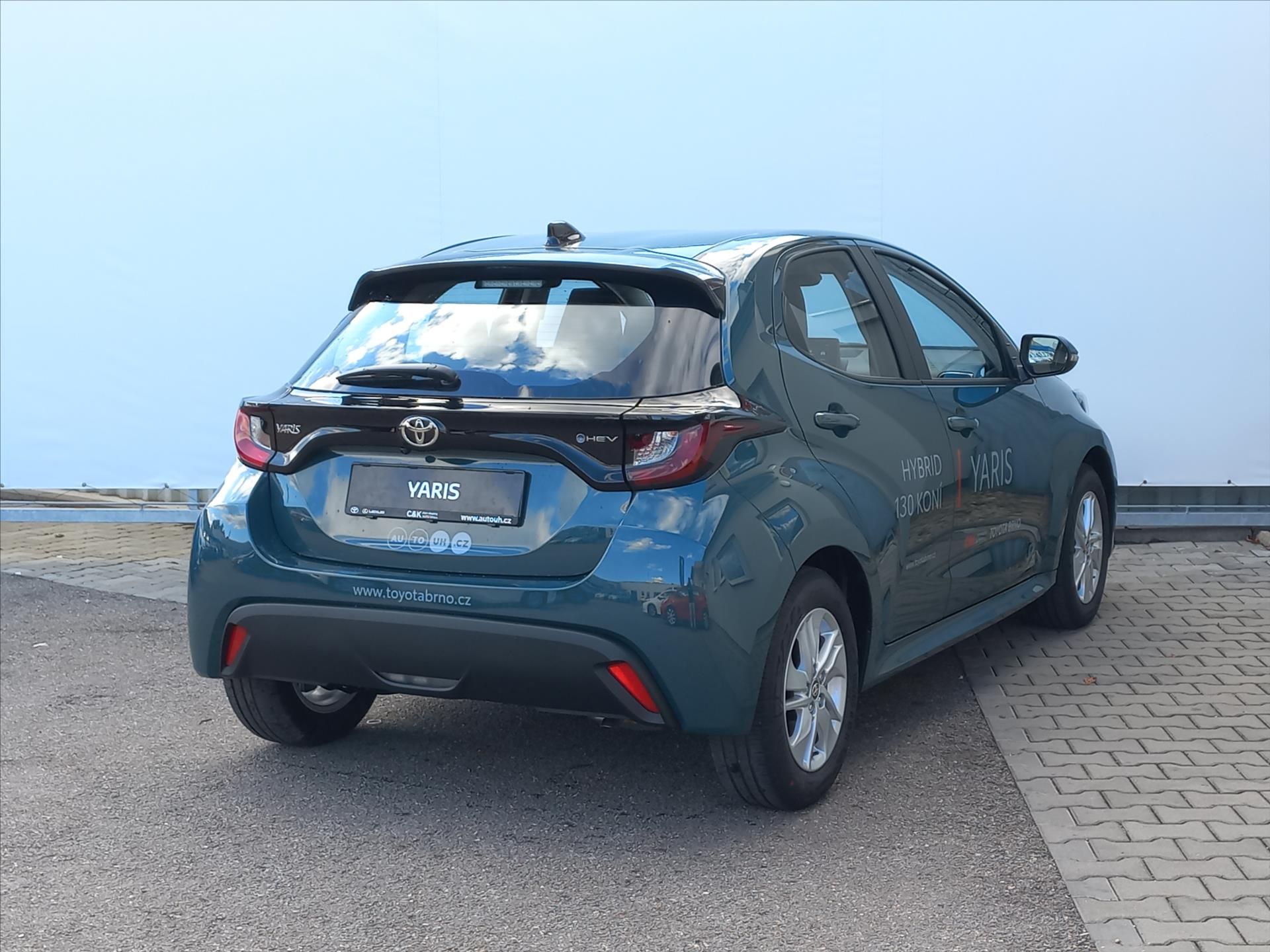 Toyota Yaris, 1,5 Hybrid e-CVT 116k  Comfort - fotka 3