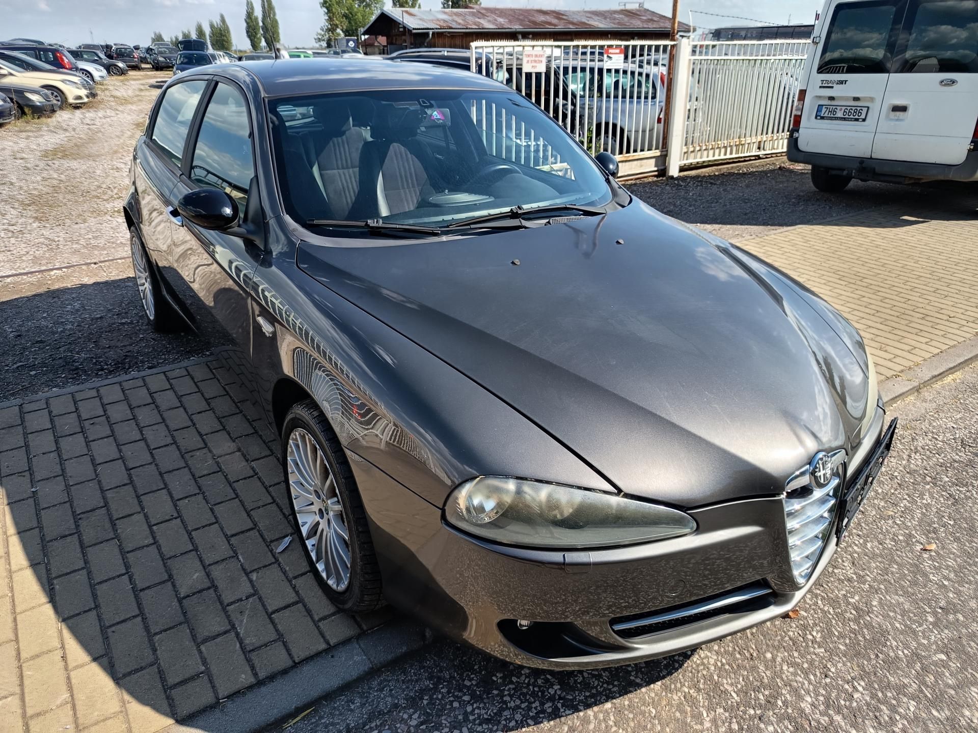 Alfa Romeo 147, 2.0 TS 16V - fotka 5