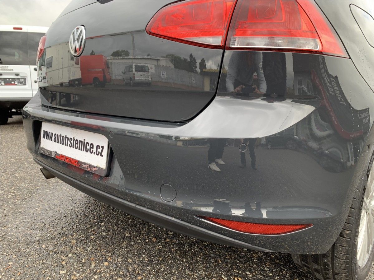 Volkswagen Golf, 1,2 TSI CUP-MÁLO KM-CEBIA - fotka 6