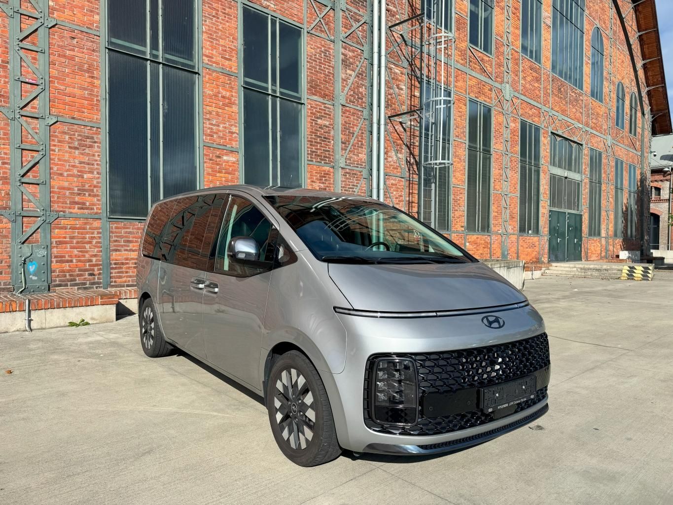 Hyundai Staria, 2,2 LUXURY AT 4x2 DARK PANO - fotka 4