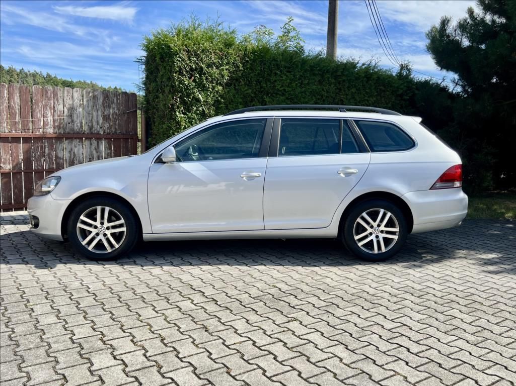 Volkswagen Golf, 1,6 TDI  HIGHLINE*DSG*ZÁRUKA - fotka 3