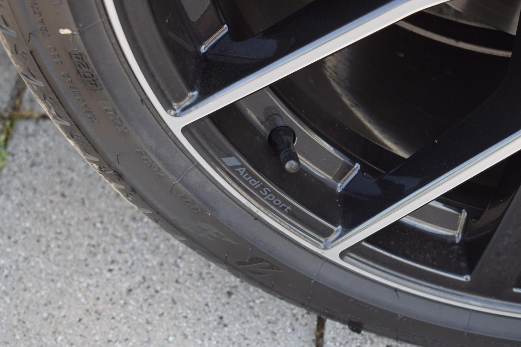 Audi Q7, 2xS-Line/22"/Soft/keyLess/Tažn - fotka 4