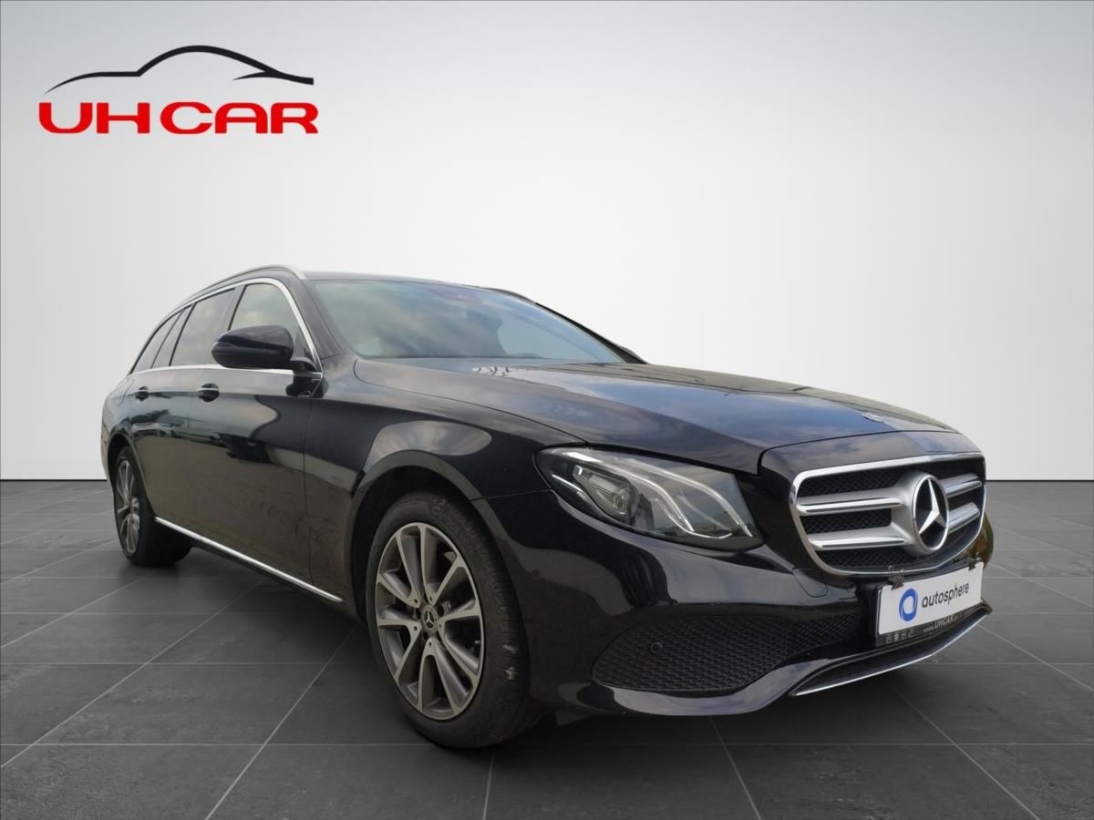 Mercedes-Benz Třídy E, 2,0 Avantgarde DPH  E220 4MATI - fotka 3
