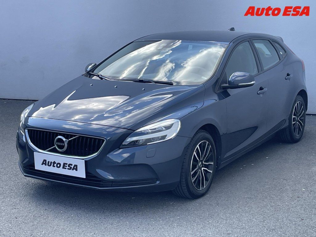 Volvo V40, 1.5 T3,ČR,Momentum,AT - fotka 3