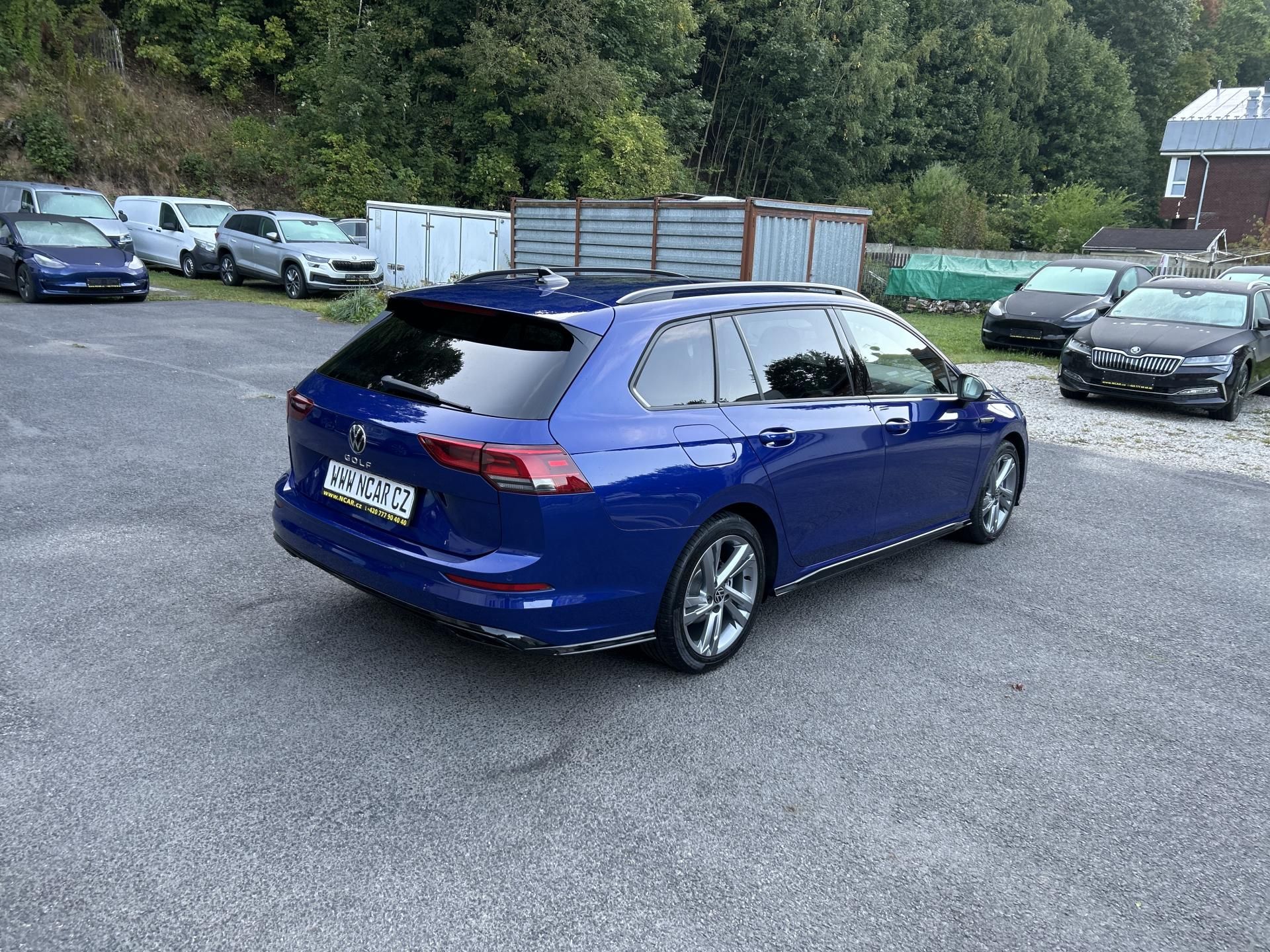 Volkswagen Golf Variant, R-LINE 2,0TDi,110kw,DSG,17ALU - fotka 4