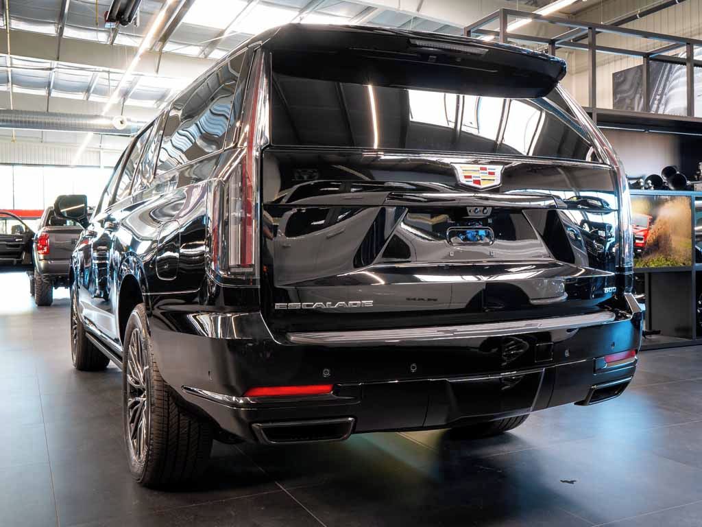 Cadillac Escalade, 6.2 ESV Sport Platinum 2025 - fotka 3