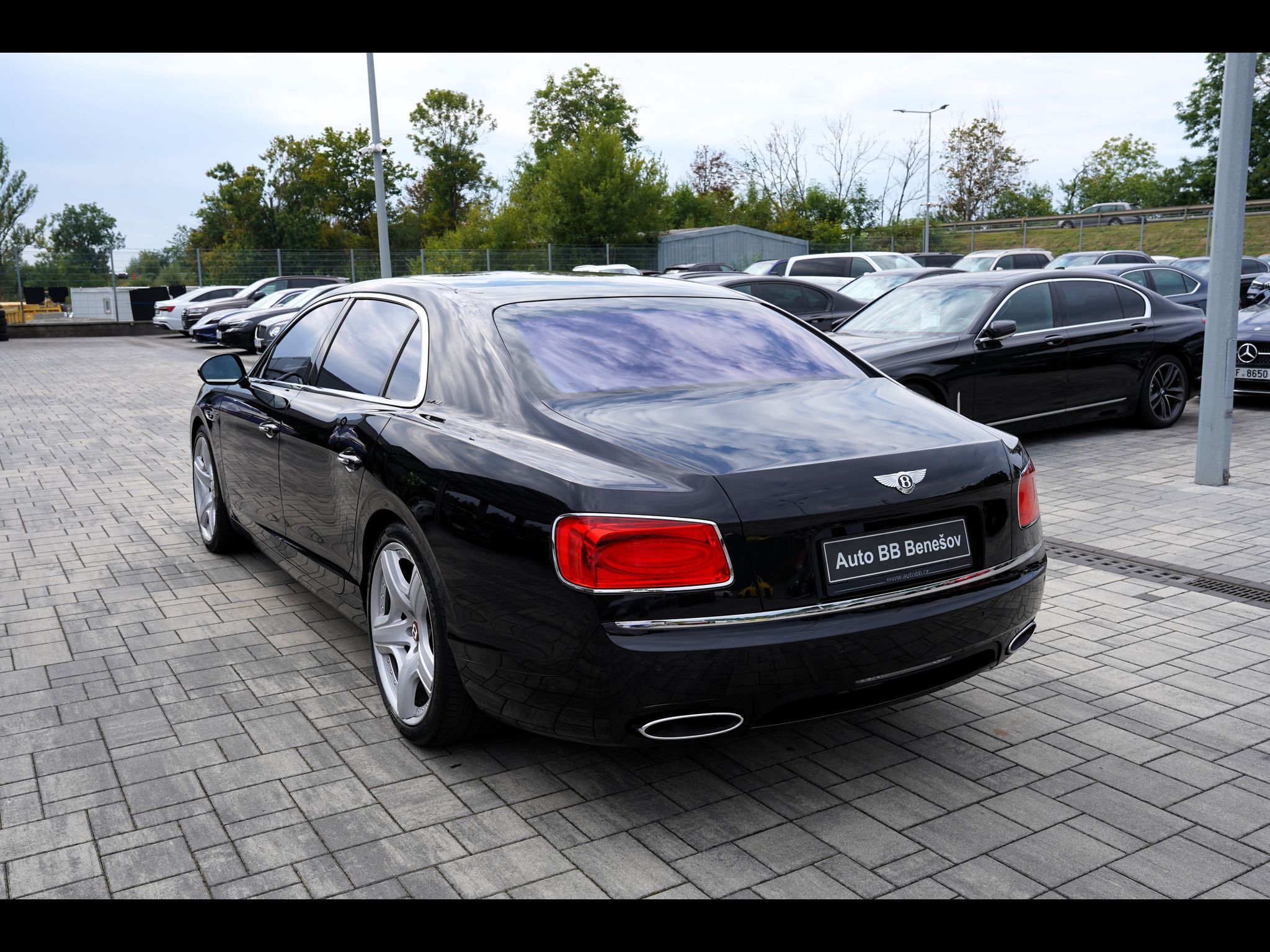Bentley Continental Flying Spur, 6.0 W12  4x4/630 PS/21" Al - fotka 4