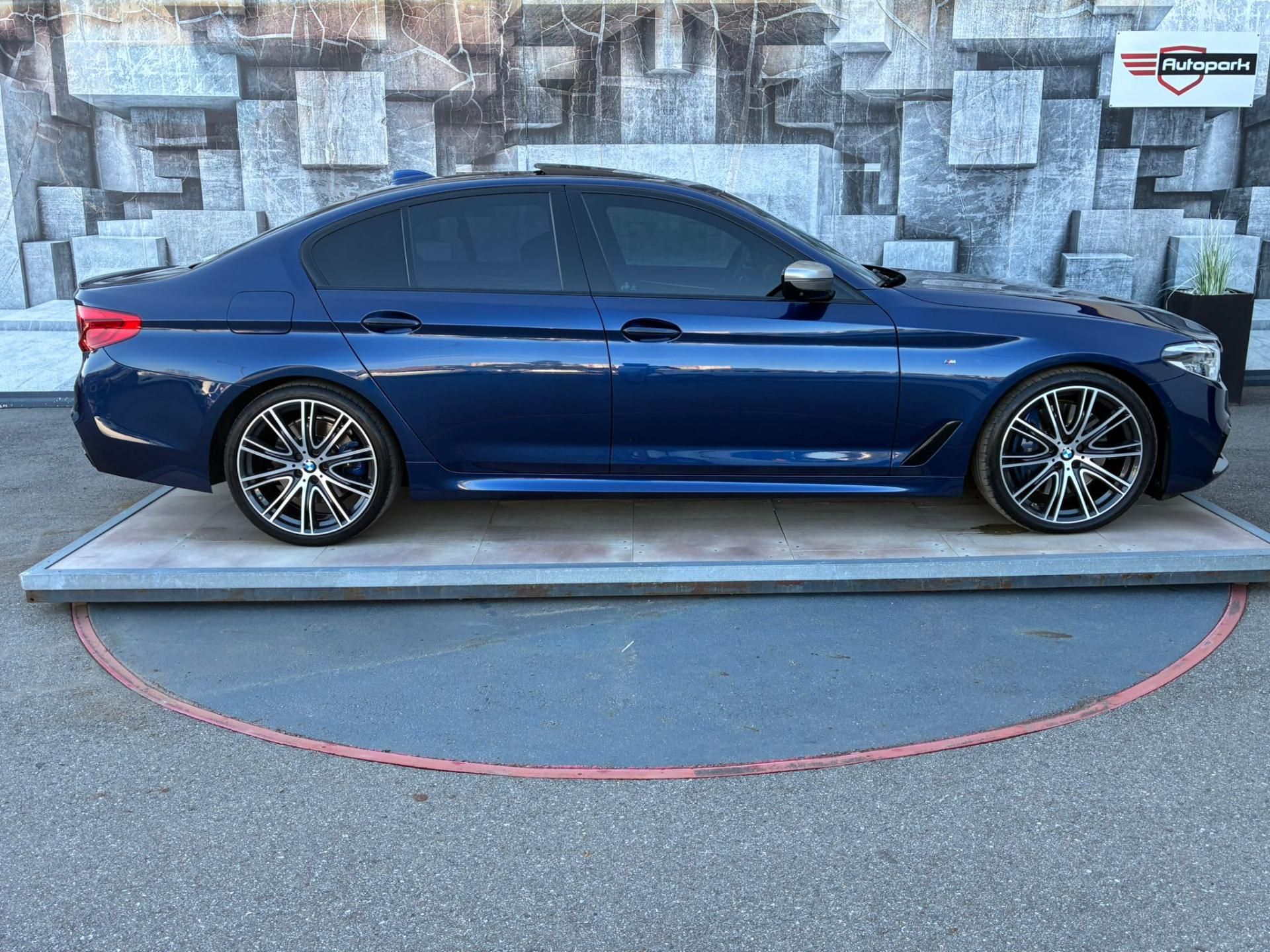 BMW Řada 5, M550i,xDrive,B&W,Webasto,Šíbr - fotka 5