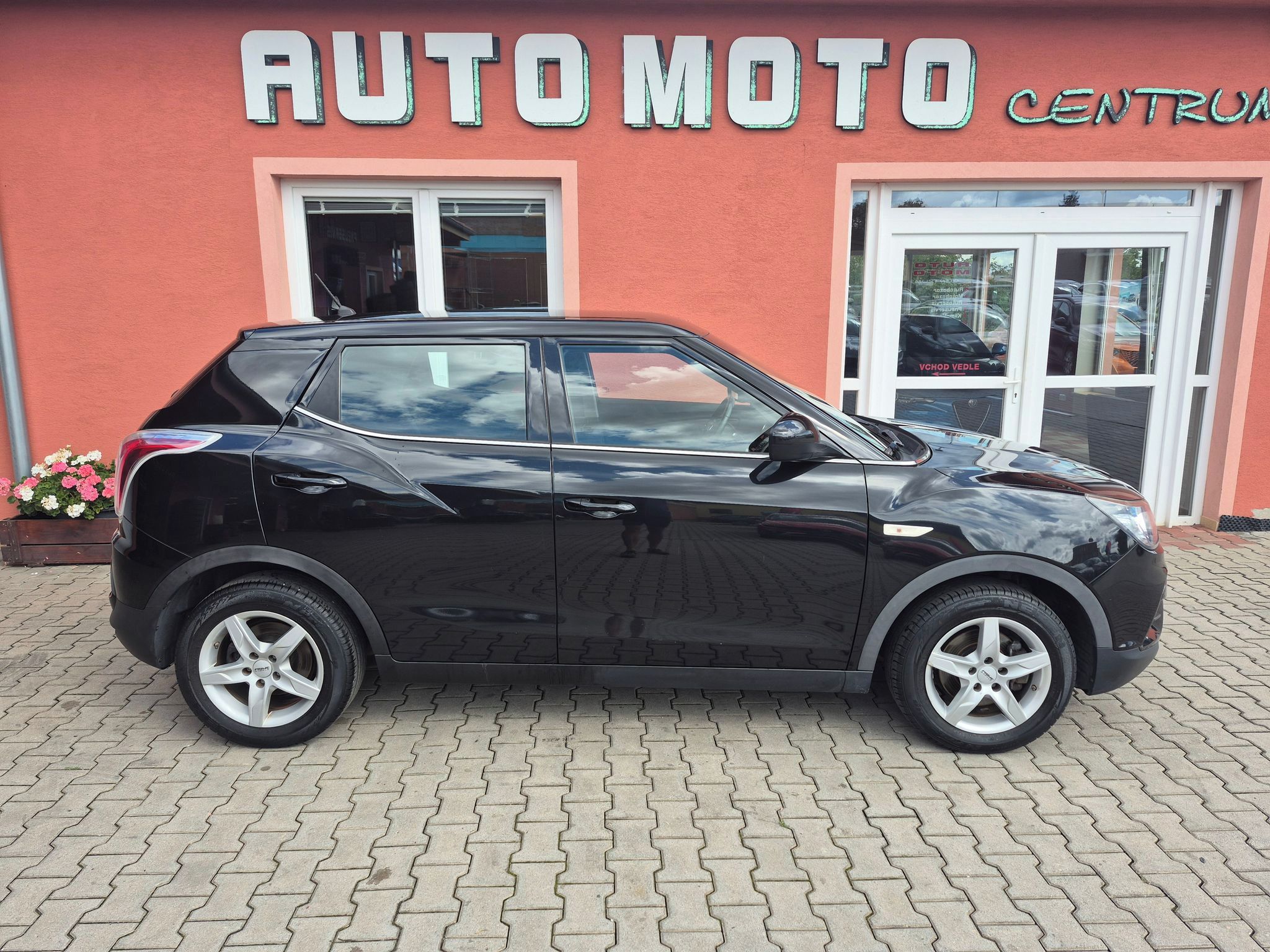 SsangYong Tivoli, 1.6 Sapphire 4x2 94kW - fotka 5