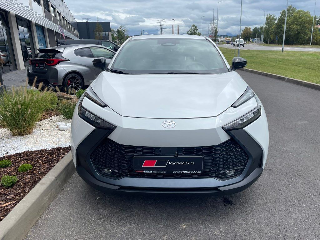 Toyota C-HR, 1,8L Style Hybrid 2x4 - fotka 2