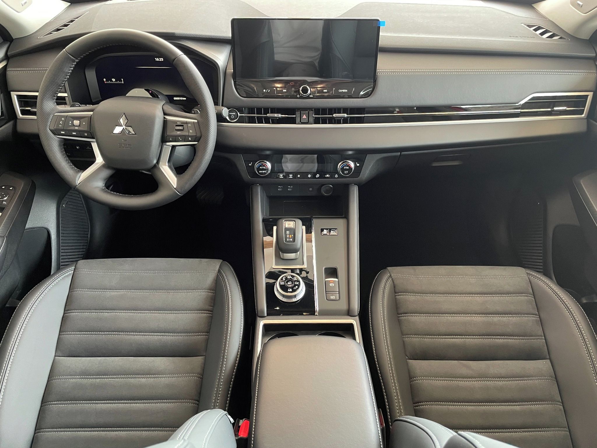 Mitsubishi Outlander, 2.4 PHEV INTENSE - fotka 6