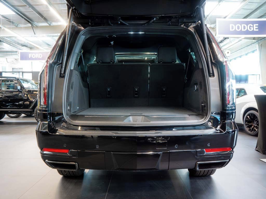 Cadillac Escalade, 6.2 ESV Sport Platinum 2025 - fotka 6
