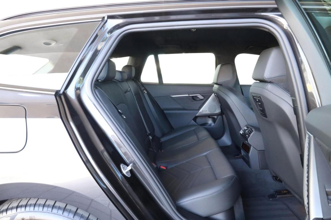 BMW Řada 5, 540d xDrive Touring - fotka 6