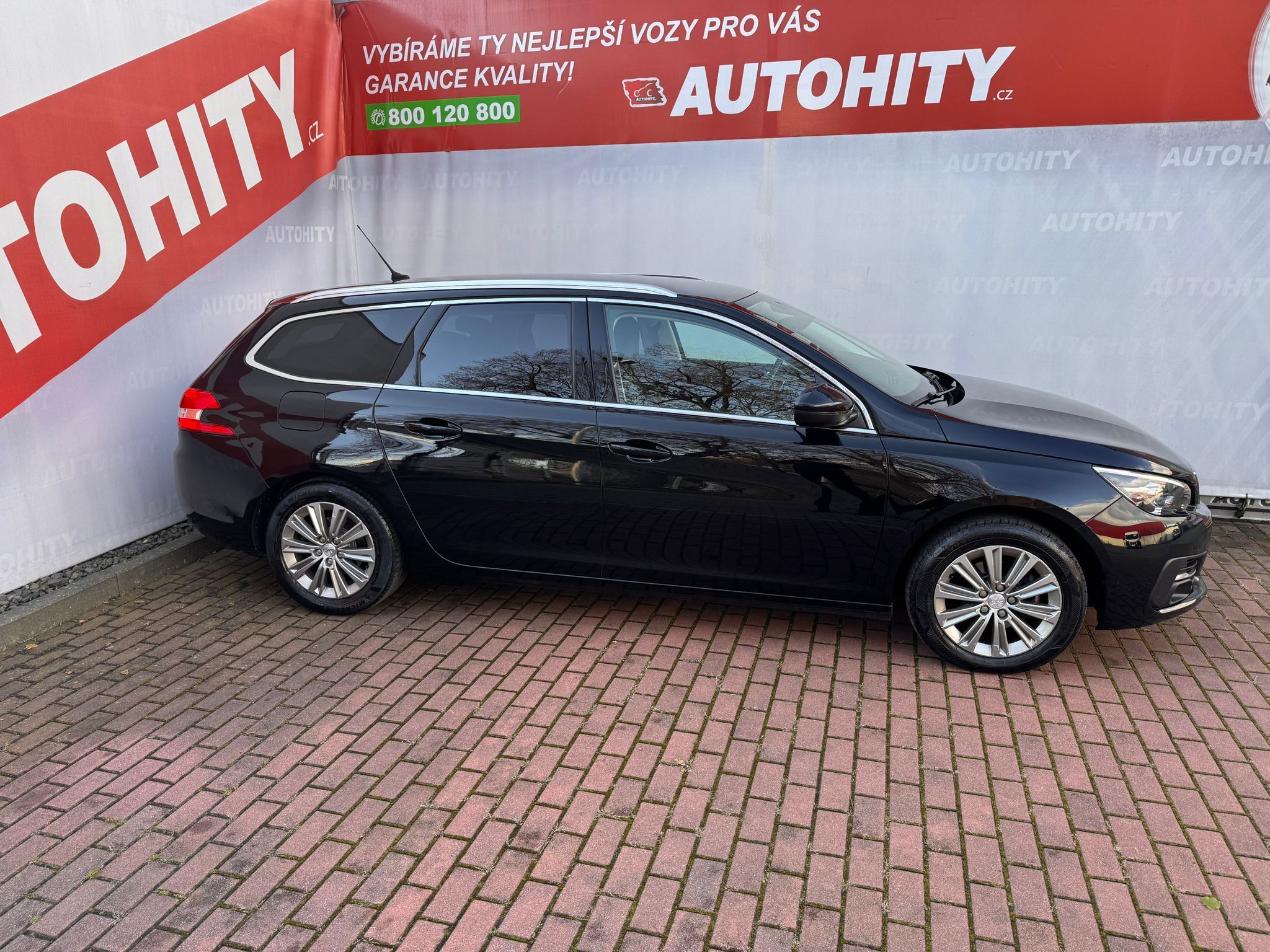 Peugeot 308, SW 1.2 PureTech Allure AT8, ČR - fotka 6