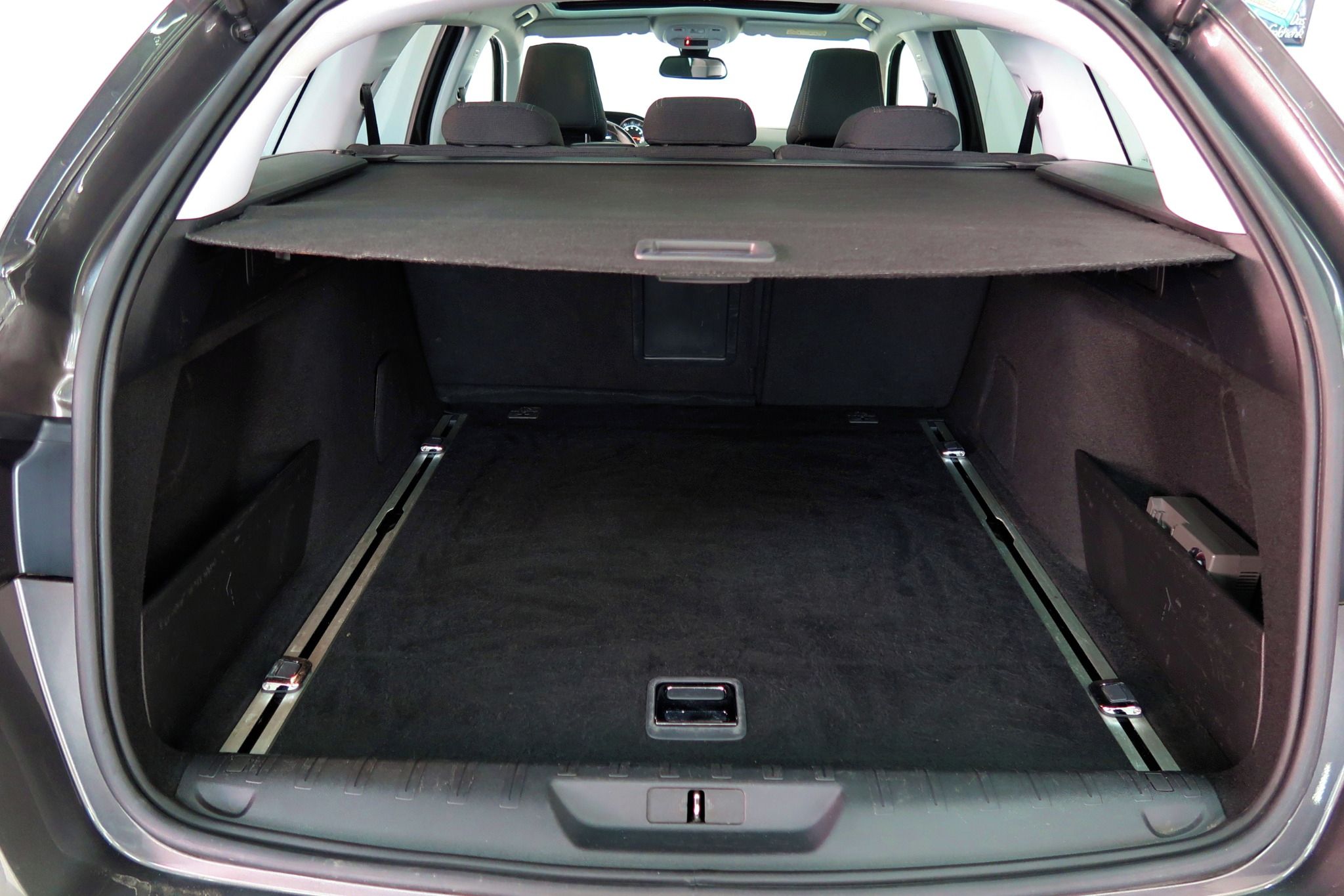 Peugeot 308, SW 1.2 81kW,DPH,CARPLAY,ZÁRUKA - fotka 5