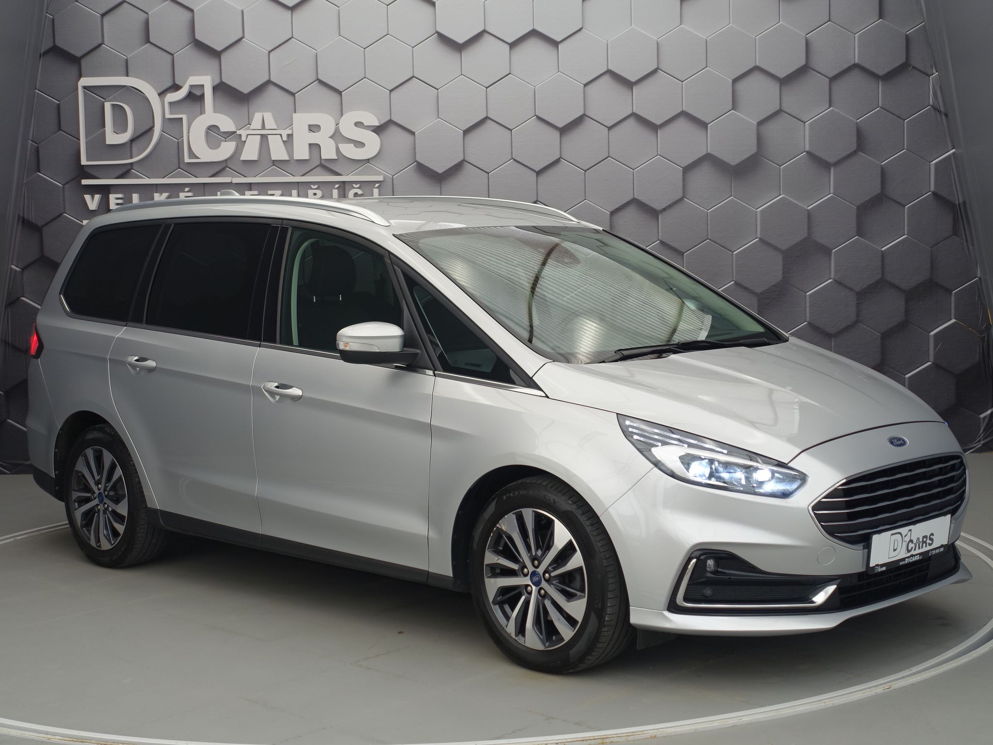 Ford Galaxy, 140 kw, AT8, LED, Titanium - fotka 6