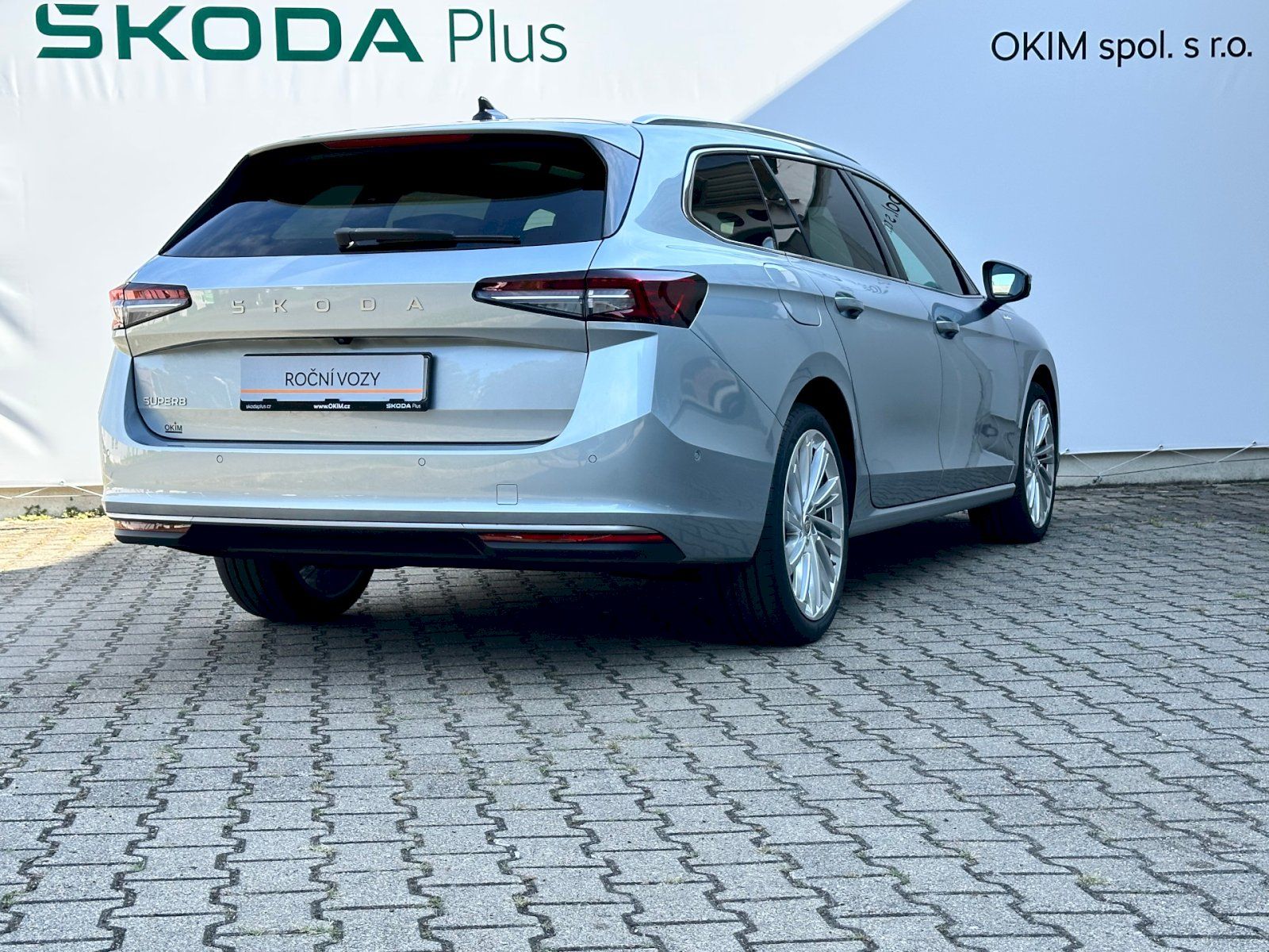 Škoda Superb, 2.0 TDI 110kW L&K Combi DSG - fotka 2