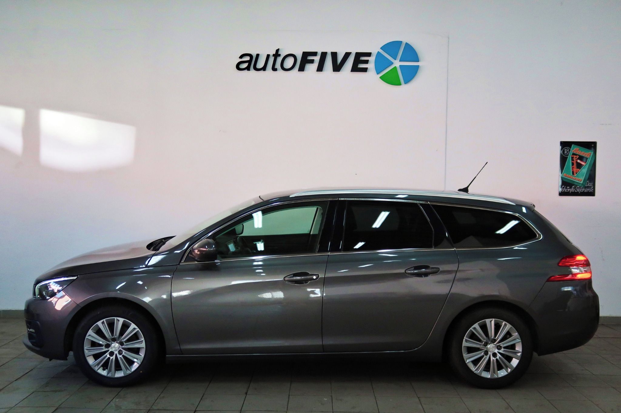 Peugeot 308, SW 1.2 81kW,DPH,CARPLAY,ZÁRUKA - fotka 3