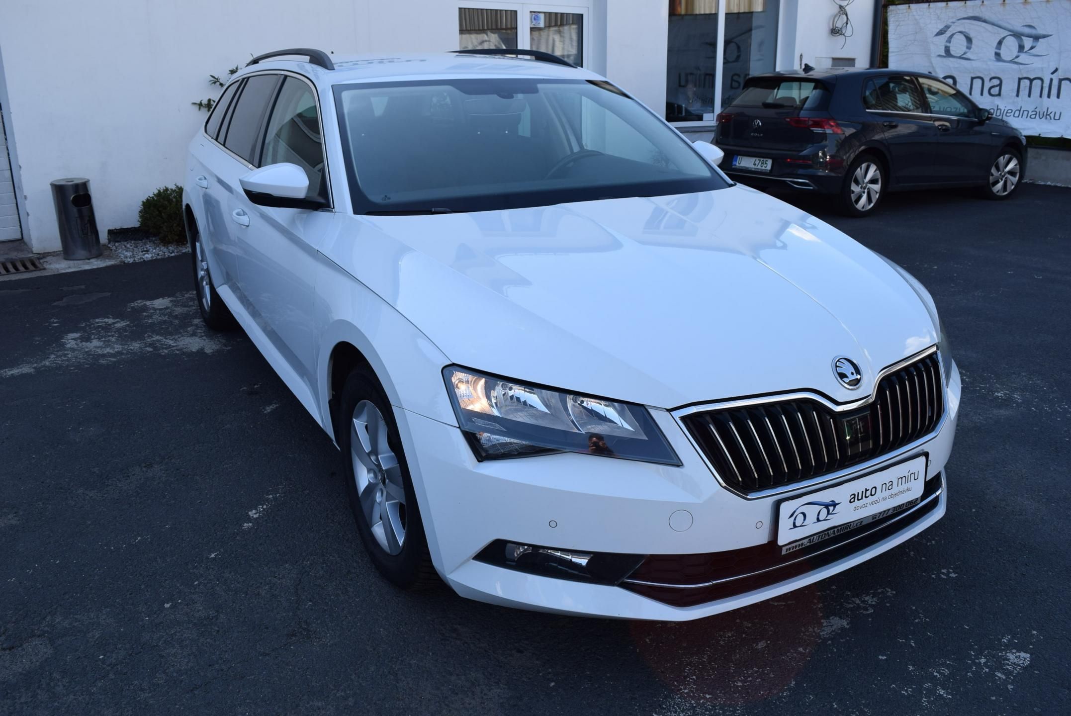 Škoda Superb, 2.0TDI 110kw AMBITION NAVI KAM - fotka 5