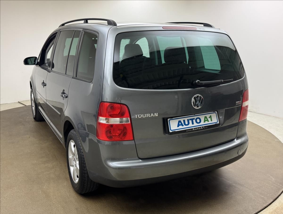 Volkswagen Touran, 1,6 i 75kW AC NOVÉ PRAHY APOD. - fotka 6