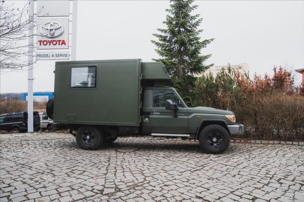 Toyota Land Cruiser, 4,0 - nástavba -  long  GRJ79L - fotka 4
