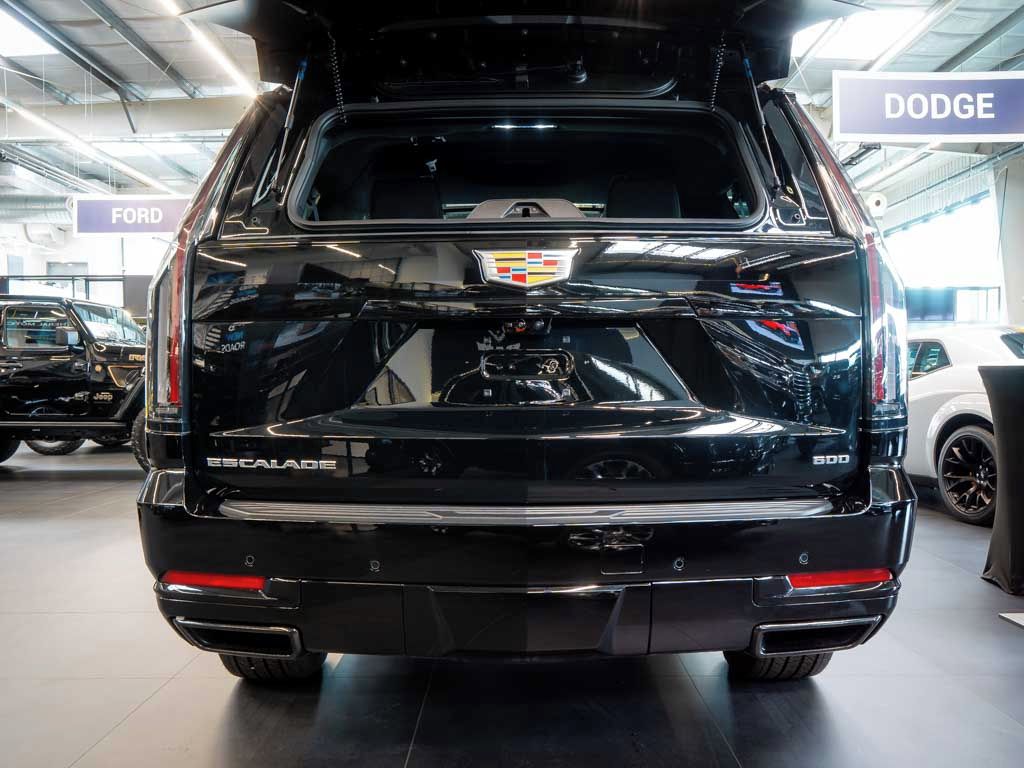 Cadillac Escalade, 6.2 ESV Sport Platinum 2025 - fotka 5
