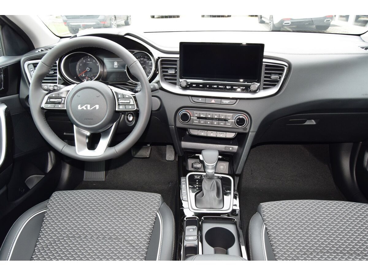 Kia XCee´d, 1,5 T-GDi  7DCT EXCLUSIVE - fotka 5