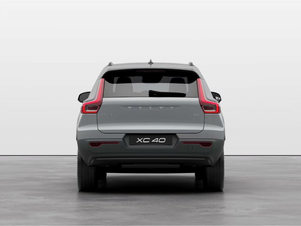 Volvo XC40, PLUS DARK B3 FWD 120kW - fotka 5