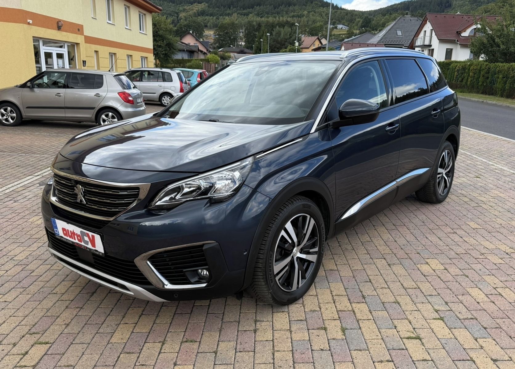 Peugeot 5008, II 1.2 PureTech 96kW ALLURE - fotka 2