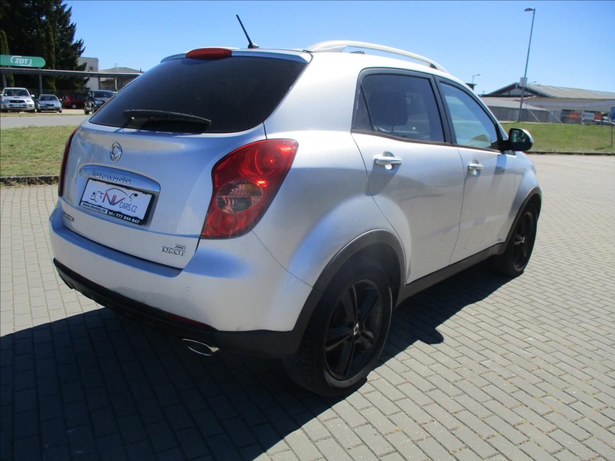 SsangYong Korando, 2,0 D20DTF 129kw Executive AWD - fotka 4