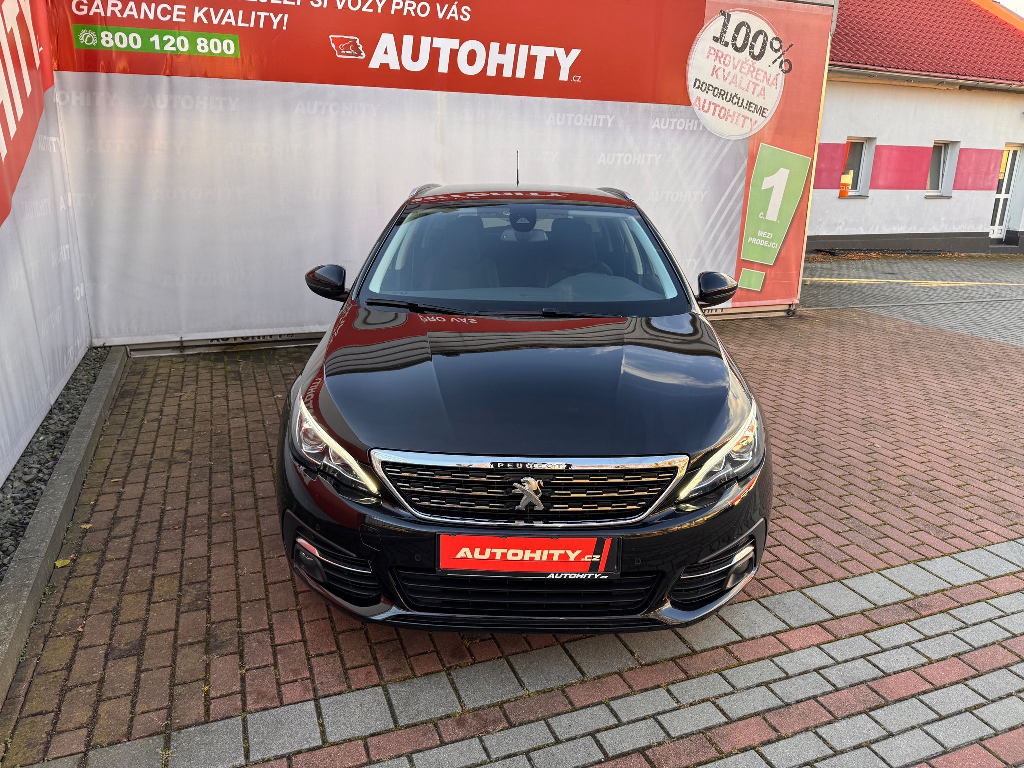 Peugeot 308, SW 1.2 PureTech Allure AT8, ČR - fotka 2