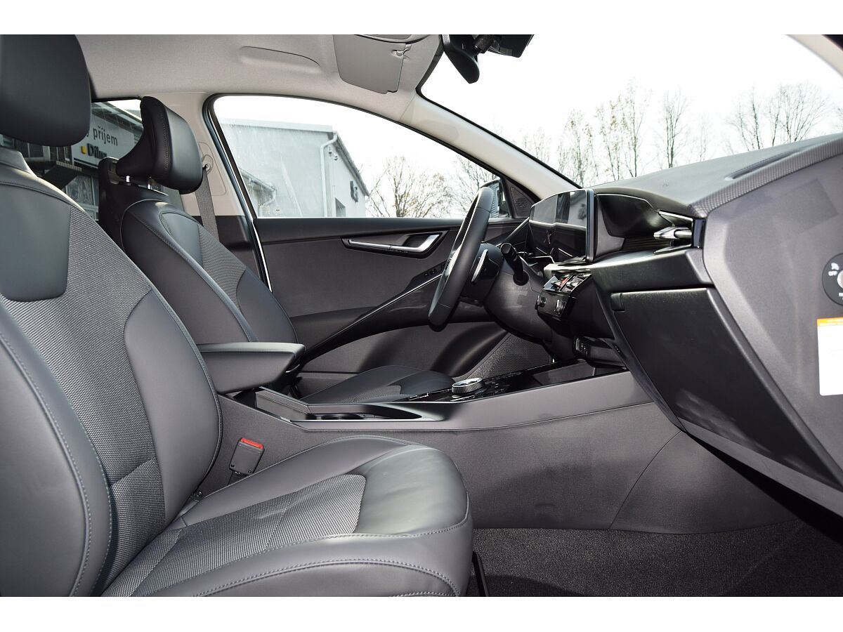 Kia Niro EV, STYLE 150 KW+64,8 KWH - fotka 4