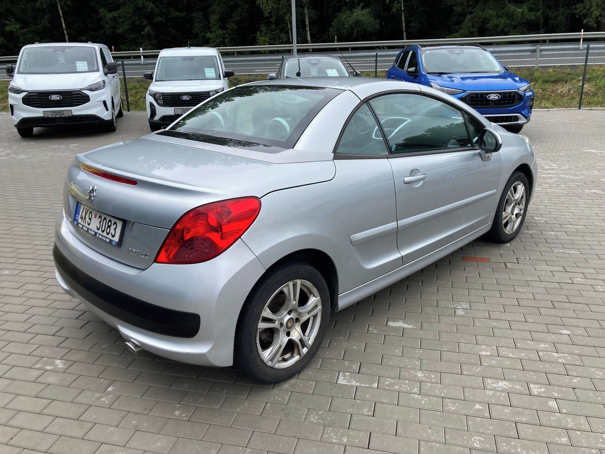 Peugeot 207, CC 1,6 88 kW - fotka 5
