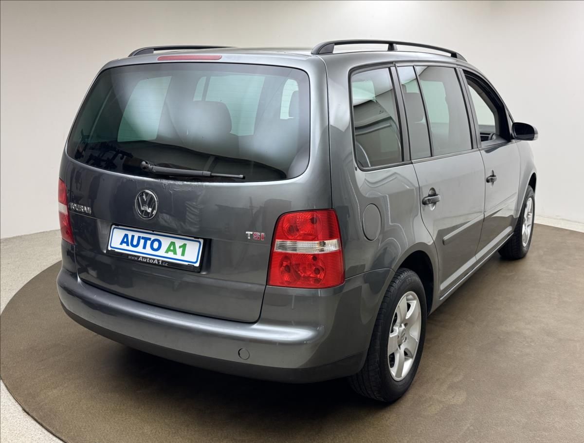 Volkswagen Touran, 1,6 i 75kW AC NOVÉ PRAHY APOD. - fotka 4