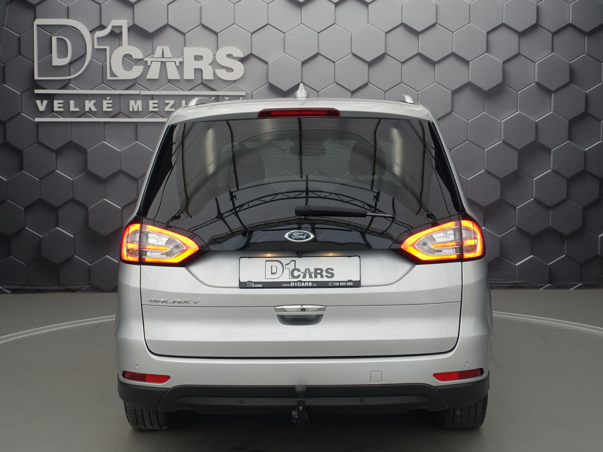 Ford Galaxy, 140 kw, AT8, LED, Titanium - fotka 3