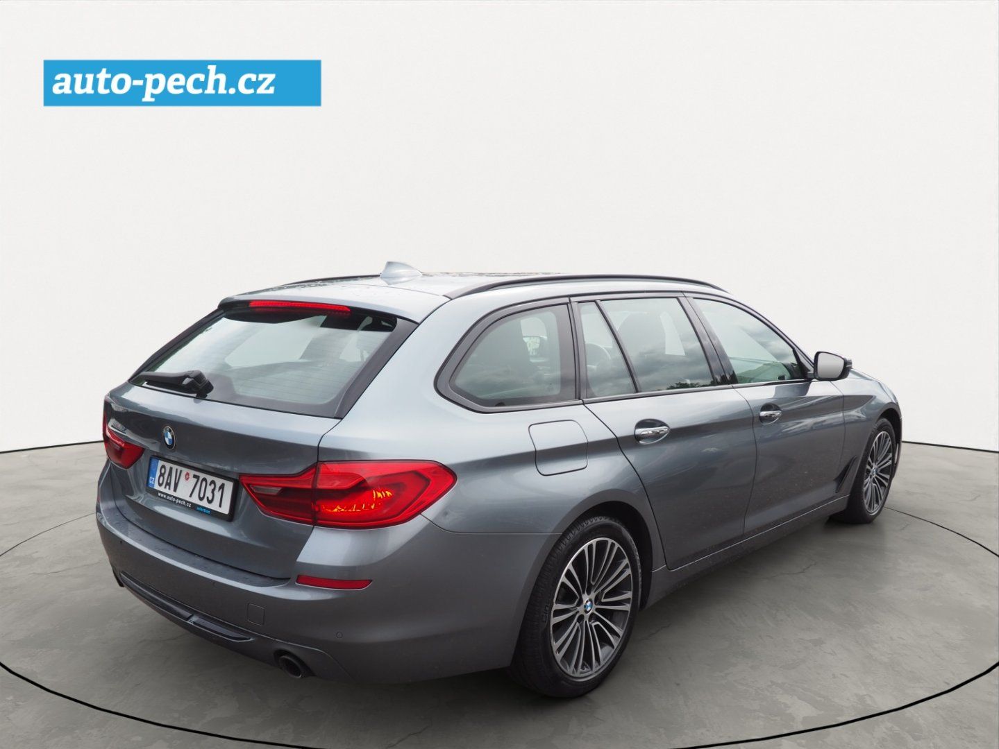 BMW Řada 5, 3.0d xDrive, 195 kW - fotka 4