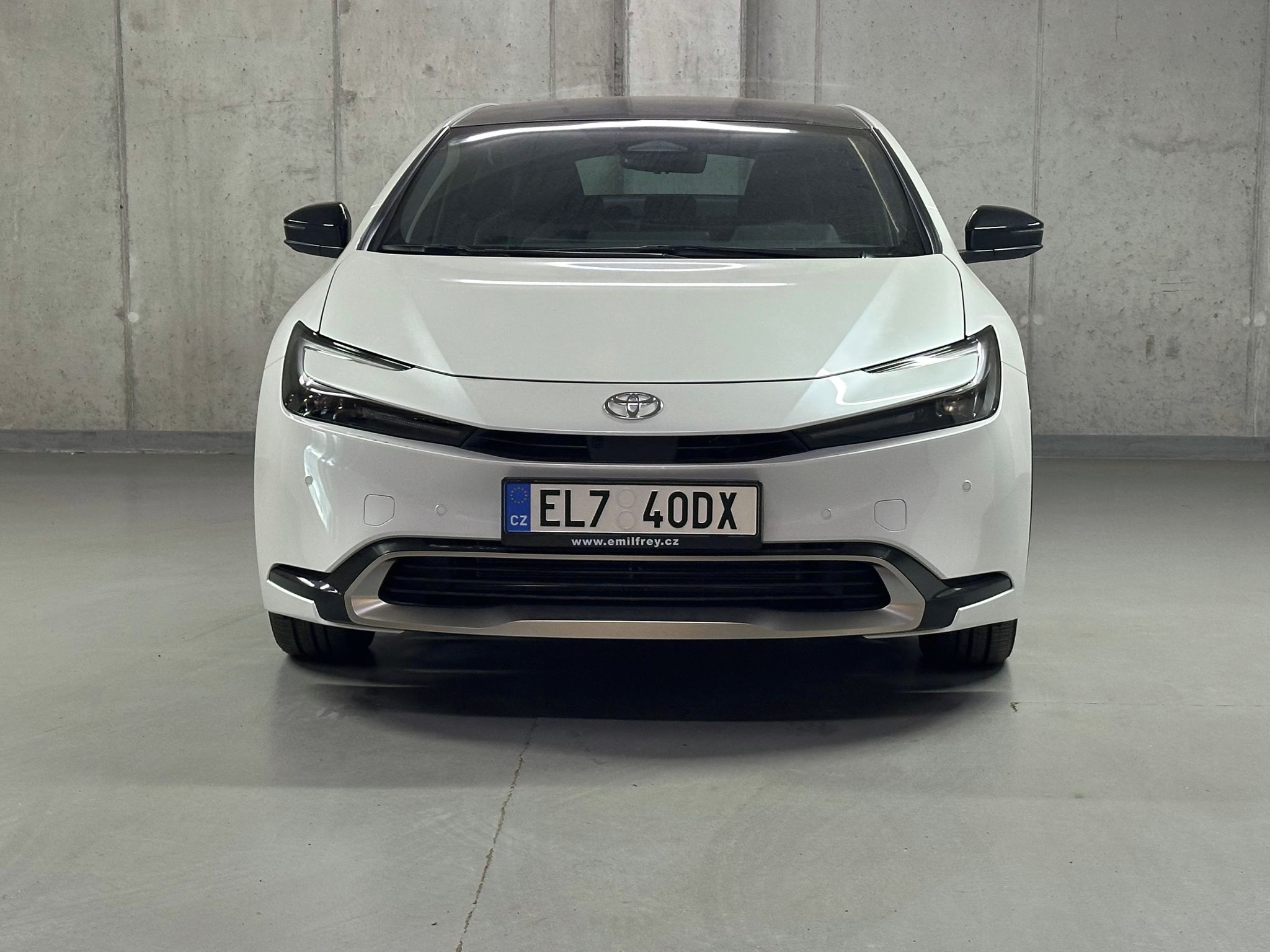 Toyota Prius, Executive Solar roof  Plug-in - fotka 2